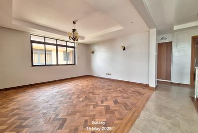 4 Bed Apartment with En Suite at Riverside Drive - 2