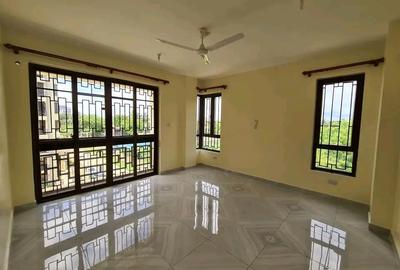 3 Bed Apartment with En Suite at Off Links - 4