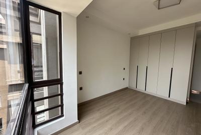 3 Bed Apartment with En Suite at Riverside - 4