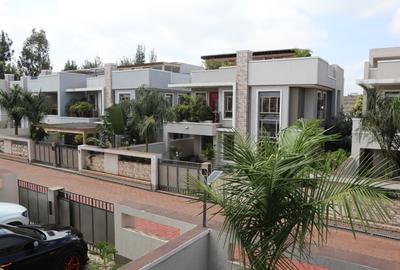 4 Bed House with En Suite at Kamakis - 3