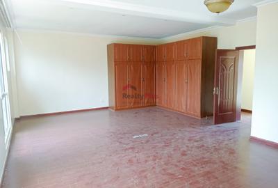 4 Bed Apartment with En Suite in Kilimani