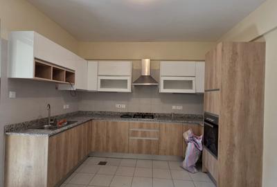3 Bed Apartment with En Suite in Kileleshwa - 4