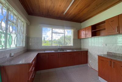 4 Bed House with En Suite in Runda - 3