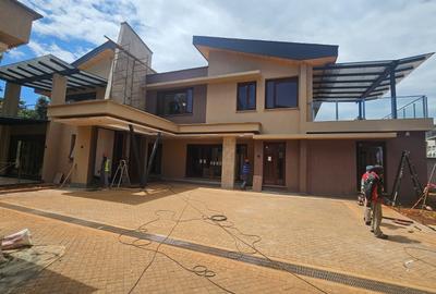 5 Bed Townhouse with En Suite in Runda