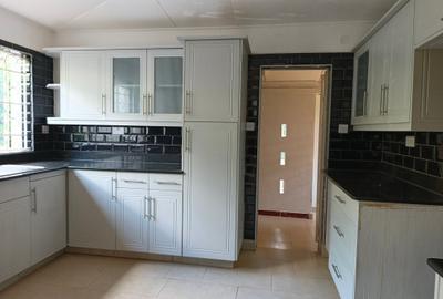 5 Bed House with En Suite in Kitisuru