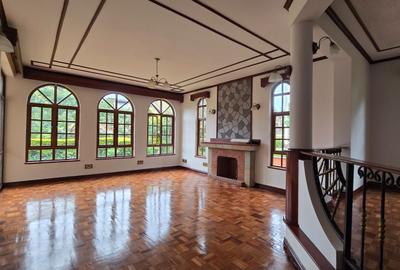 4 Bed House with En Suite in Lavington - 3