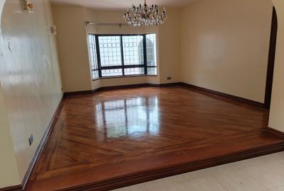 6 Bed Townhouse with En Suite at Lavington - 3