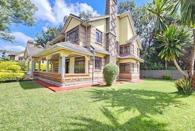 5 Bed Townhouse with En Suite at Farasi Lane