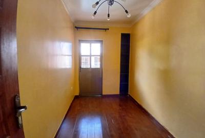5 Bed Townhouse with En Suite at Lavington - 2