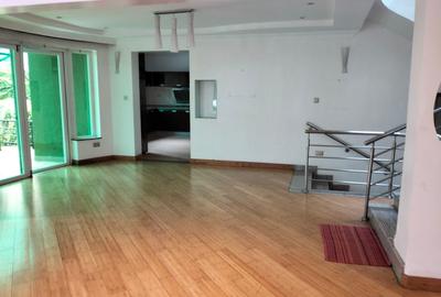 4 Bed Townhouse with En Suite in Riverside - 2