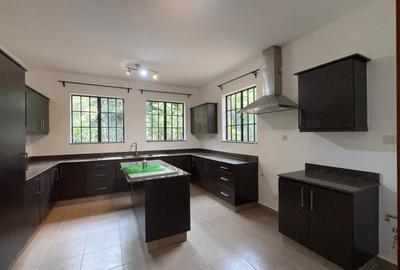 4 Bed House with En Suite in Runda - 3