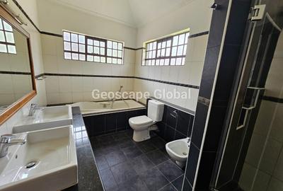 4 Bed Townhouse with En Suite in Spring Valley