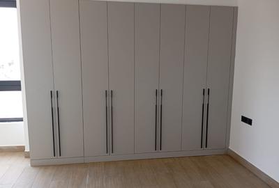 Serviced 3 Bed Apartment with En Suite in Riverside - 4