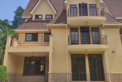 5 Bed Townhouse with En Suite in Lavington