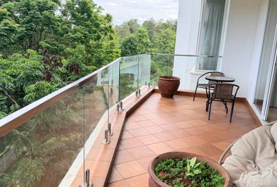 Serviced 2 Bed Apartment with En Suite in Parklands - 4