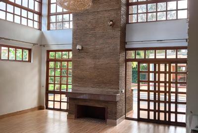 4 Bed House with En Suite in Runda