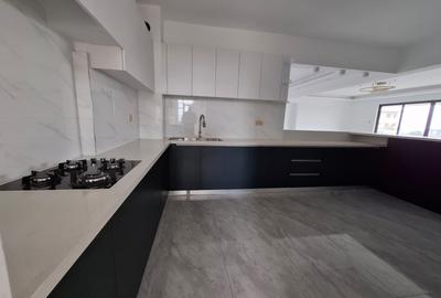 4 Bed Apartment with En Suite in Kilimani