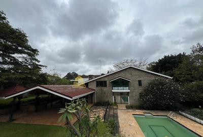 6 Bed House with En Suite in Spring Valley