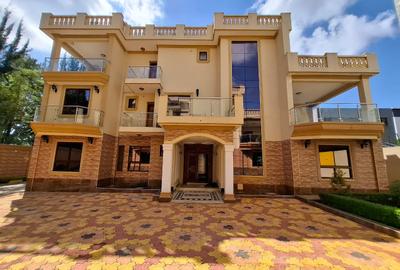 5 Bed Townhouse with En Suite in Lavington