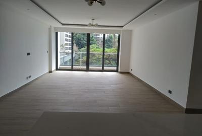 Serviced 3 Bed Apartment with En Suite in Riverside