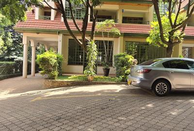 5 Bed Townhouse with En Suite in Lavington