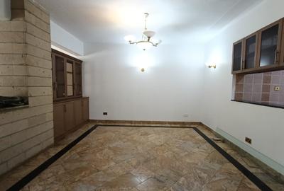 5 Bed House with En Suite in Lavington