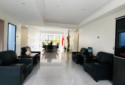 2 Bed Apartment with En Suite in Kilimani - 4