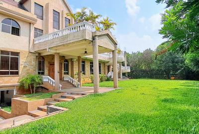 6 Bed House with En Suite at Ridgeways