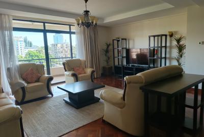 Furnished 3 Bed Apartment with En Suite in Riverside