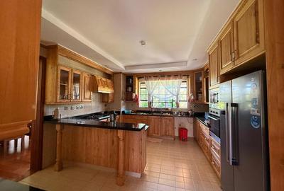 5 Bed Townhouse with En Suite in Karen