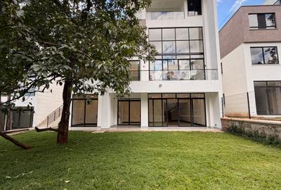 6 Bed Villa with En Suite in Kitisuru