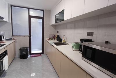 2 Bed Apartment in Riverside - 4