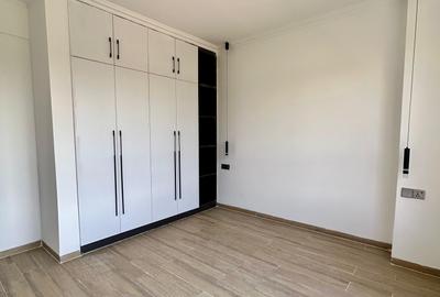 2 Bed Apartment with En Suite in Westlands Area - 4