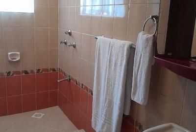 Serviced 1 Bed Apartment with En Suite at Kilimani - 3