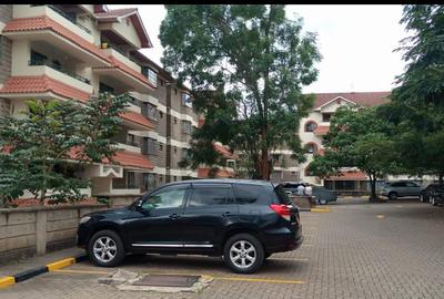 4 Bed Apartment with En Suite in Westlands Area