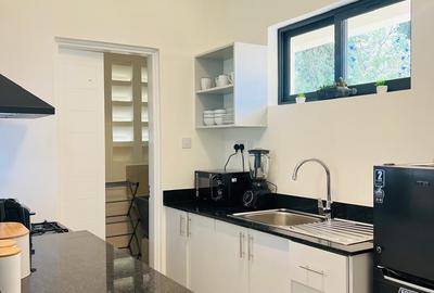 1 Bed Apartment with En Suite at Safaripark Road