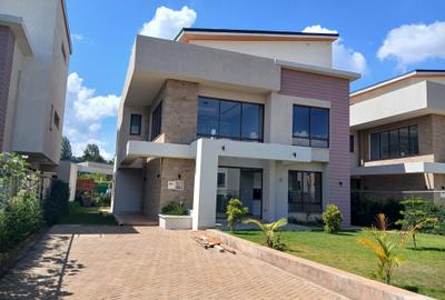 4 Bed Townhouse with Swimming Pool in Runda - 2