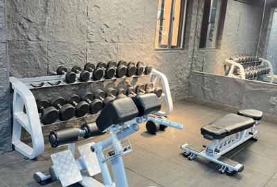 Serviced 1 Bed Apartment with En Suite in Valley Arcade - 4