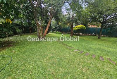 5 Bed House with En Suite in Runda