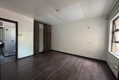 Serviced 3 Bed Apartment with En Suite in Kileleshwa - 4