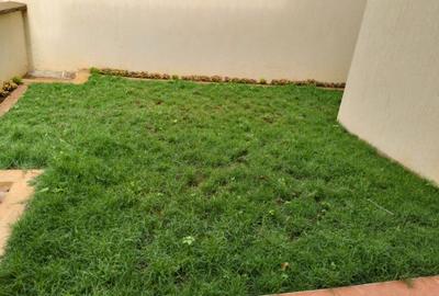 4 Bed Townhouse with En Suite in Kyuna