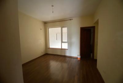 4 Bed Apartment with En Suite in Parklands - 4