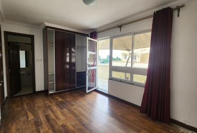 4 Bed Apartment with En Suite in Westlands Area - 4