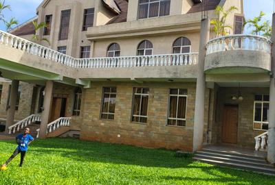 6 Bed House with En Suite at Ridgeways