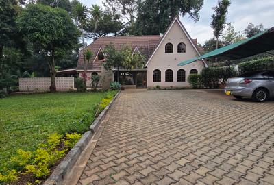 5 Bed House with En Suite in Runda