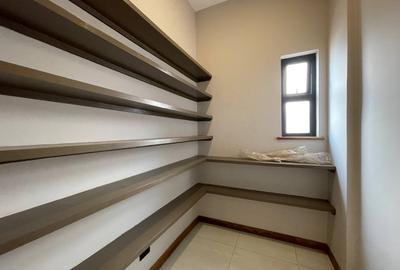 4 Bed Apartment with En Suite in Loresho - 3