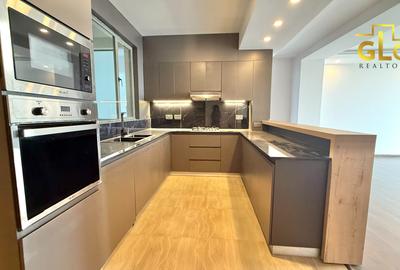 3 Bed Apartment with En Suite in Brookside
