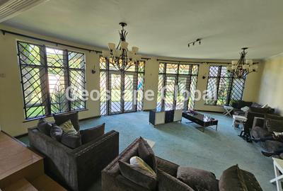 5 Bed House with En Suite in Runda