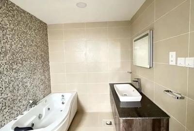 4 Bed Apartment with En Suite at Valley Arcade - 3