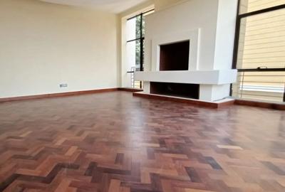 5 Bed Townhouse with En Suite in Lavington